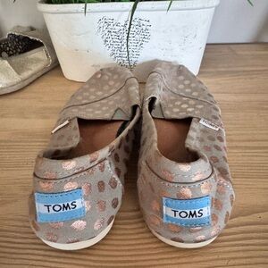 TOMS Kids Slip-On Shoes - Brown with Gold Dots